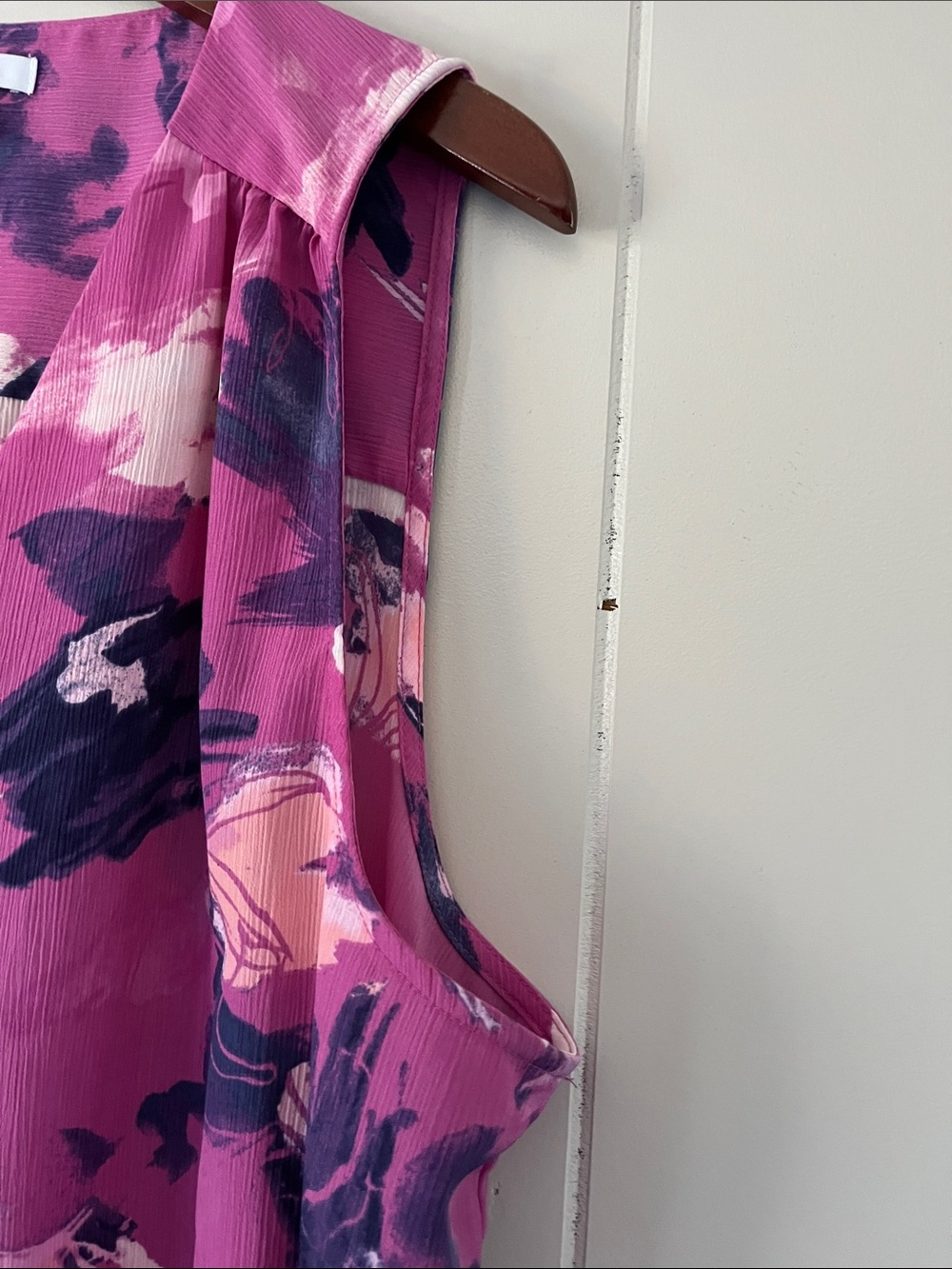 Nine West Fuchsia Floral Button-Front Sleeveless Blouse - Picture 4 of 6
